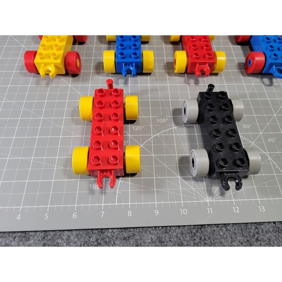 LEGO Duplo Lot of 10 Train Car Train Bases Red Yellow Blue Black Wheels - Picture 6 of 7